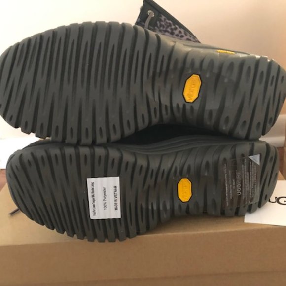 UGG W Adirondack II Boots Black Exotic boot. Sz: 7 - Picture 7 of 8